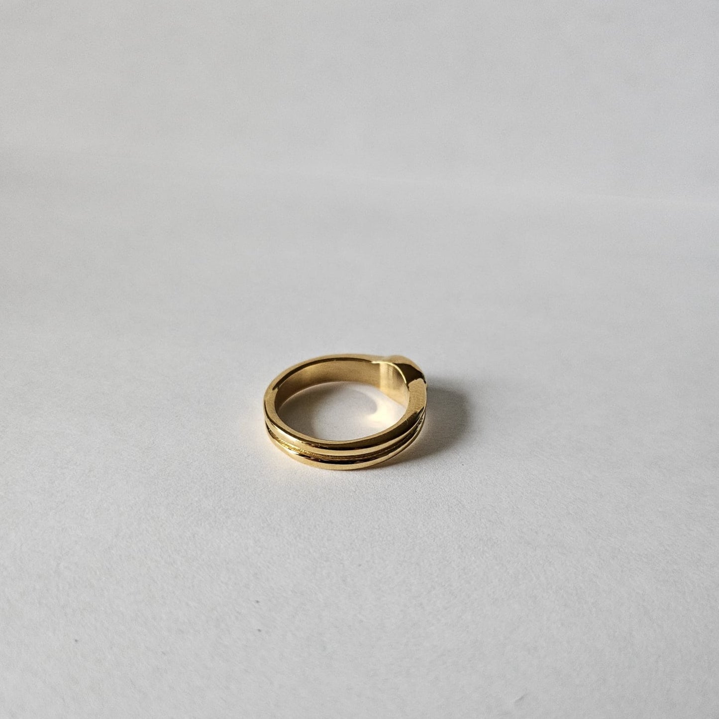 BLUE BELLA RING